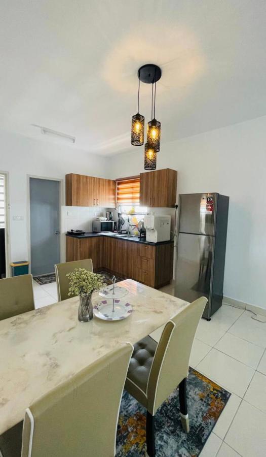 Klia Homestay Apartment - 2 Room Sepang Esterno foto