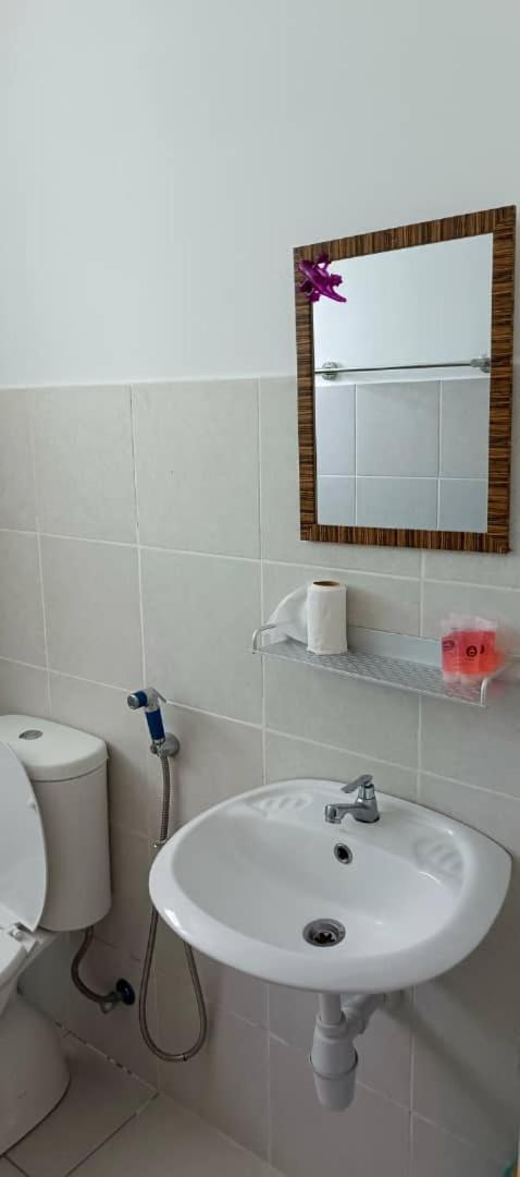 Klia Homestay Apartment - 2 Room Sepang Esterno foto